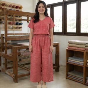 ชุดเสื้อและกางเกงผ้าทอ otop สีแดง งานแฮนด์เมดพื้นเมือง ใส่สบาย สไตล์ร่วมสมัย