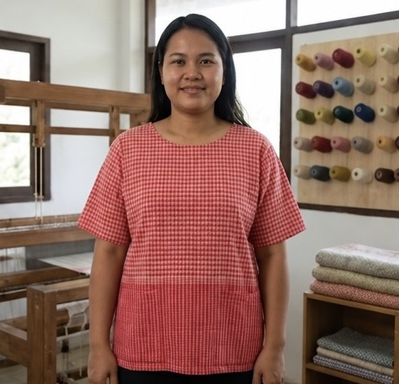 เสื้อทอมือคอกลม
